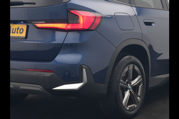 BMW X1 xDrive25e Sportline PHEV 245pk Dealer O.H. | Trekhaak Af Fabriek | Adaptive Cruise | Camera | Harman / Kardon | Lederen Sportstoelen Massage & Memory | Sfeerverlichting | Keyless | Blis | Stoelen & Stuur Verwarmd | Apple Carplay | Plug In Hybrid |