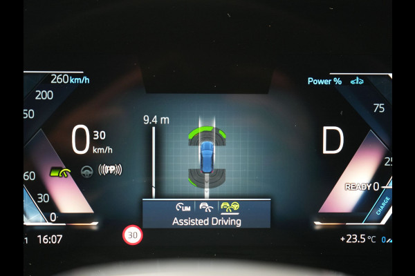 BMW X1 xDrive25e Sportline PHEV 245pk Dealer O.H. | Trekhaak Af Fabriek | Adaptive Cruise | Camera | Harman / Kardon | Lederen Sportstoelen Massage & Memory | Sfeerverlichting | Keyless | Blis | Stoelen & Stuur Verwarmd | Apple Carplay | Plug In Hybrid |