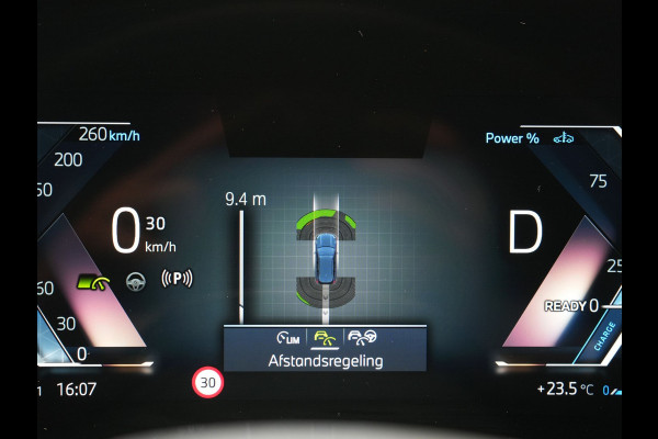 BMW X1 xDrive25e Sportline PHEV 245pk Dealer O.H. | Trekhaak Af Fabriek | Adaptive Cruise | Camera | Harman / Kardon | Lederen Sportstoelen Massage & Memory | Sfeerverlichting | Keyless | Blis | Stoelen & Stuur Verwarmd | Apple Carplay | Plug In Hybrid |