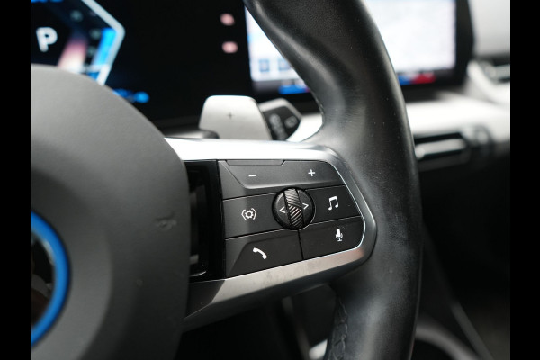 BMW X1 xDrive25e Sportline PHEV 245pk Dealer O.H. | Trekhaak Af Fabriek | Adaptive Cruise | Camera | Harman / Kardon | Lederen Sportstoelen Massage & Memory | Sfeerverlichting | Keyless | Blis | Stoelen & Stuur Verwarmd | Apple Carplay | Plug In Hybrid |