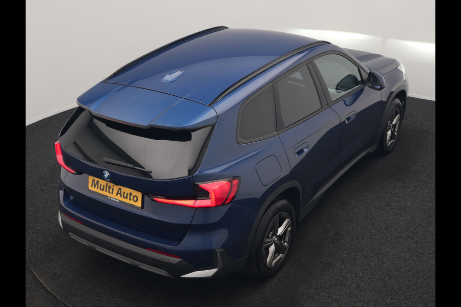 BMW X1 xDrive25e Sportline PHEV 245pk Dealer O.H. | Trekhaak Af Fabriek | Adaptive Cruise | Camera | Harman / Kardon | Lederen Sportstoelen Massage & Memory | Sfeerverlichting | Keyless | Blis | Stoelen & Stuur Verwarmd | Apple Carplay | Plug In Hybrid |