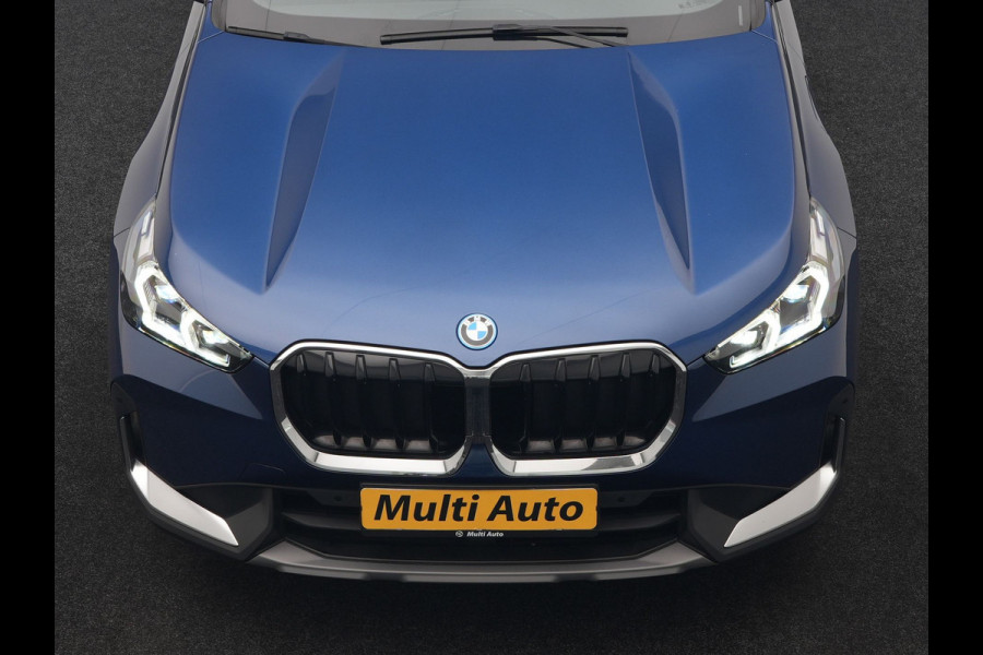 BMW X1 xDrive25e Sportline PHEV 245pk Dealer O.H. | Trekhaak Af Fabriek | Adaptive Cruise | Camera | Harman / Kardon | Lederen Sportstoelen Massage & Memory | Sfeerverlichting | Keyless | Blis | Stoelen & Stuur Verwarmd | Apple Carplay | Plug In Hybrid |