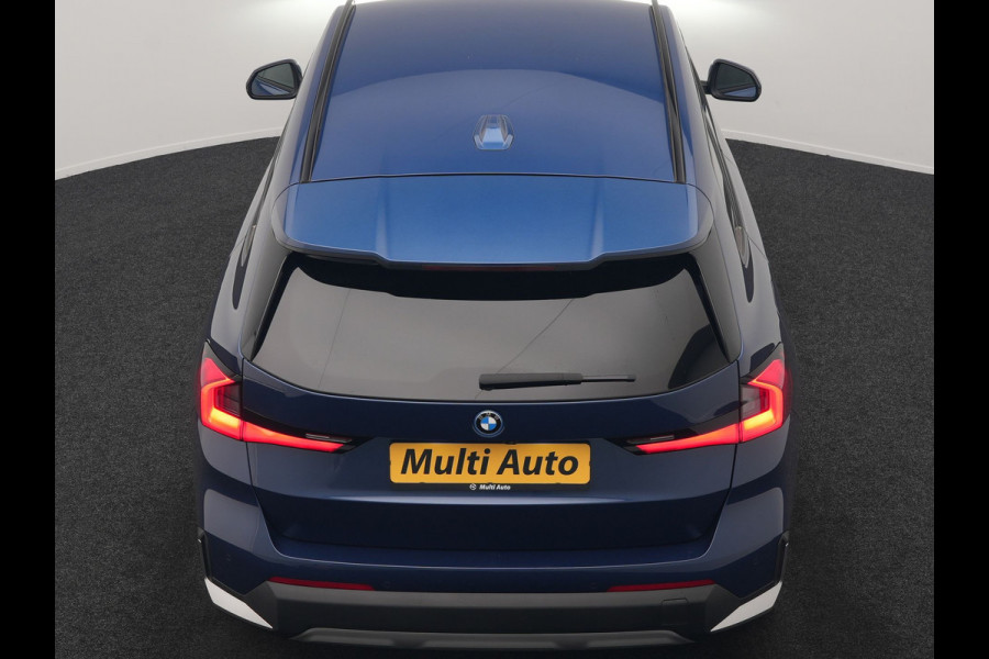 BMW X1 xDrive25e Sportline PHEV 245pk Dealer O.H. | Trekhaak Af Fabriek | Adaptive Cruise | Camera | Harman / Kardon | Lederen Sportstoelen Massage & Memory | Sfeerverlichting | Keyless | Blis | Stoelen & Stuur Verwarmd | Apple Carplay | Plug In Hybrid |