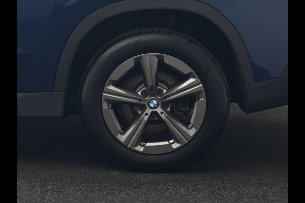 BMW X1 xDrive25e Sportline PHEV 245pk Dealer O.H. | Trekhaak Af Fabriek | Adaptive Cruise | Camera | Harman / Kardon | Lederen Sportstoelen Massage & Memory | Sfeerverlichting | Keyless | Blis | Stoelen & Stuur Verwarmd | Apple Carplay | Plug In Hybrid |