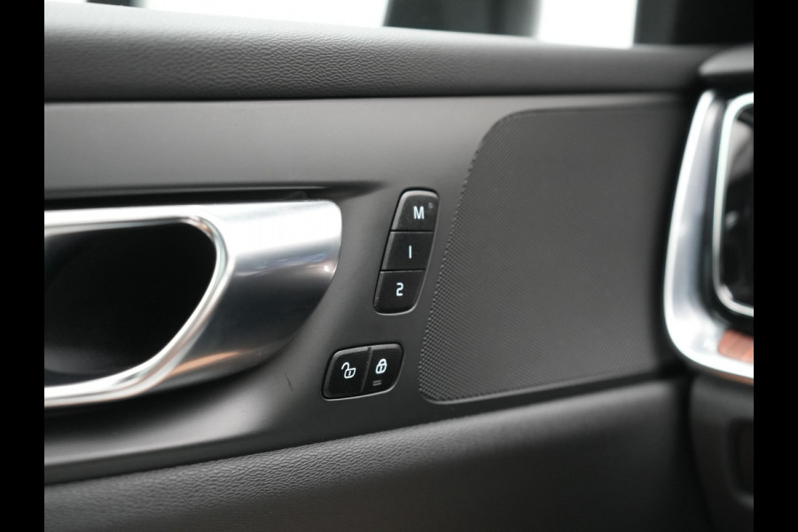 Volvo V60 T6 AWD Plus Bright LONG RANGE PHEV 350pk Dealer O.H. | Trekhaak Af Fabriek | Panodak | Adaptive Cruise | 360 Camera | Lederen Sportstoelen Ventilatie & Memory | Keyless | Blis | Apple Carplay | Stoelen & Stuur Verwarmd | Google Assistent | DAB  | Plug In Hybrid |