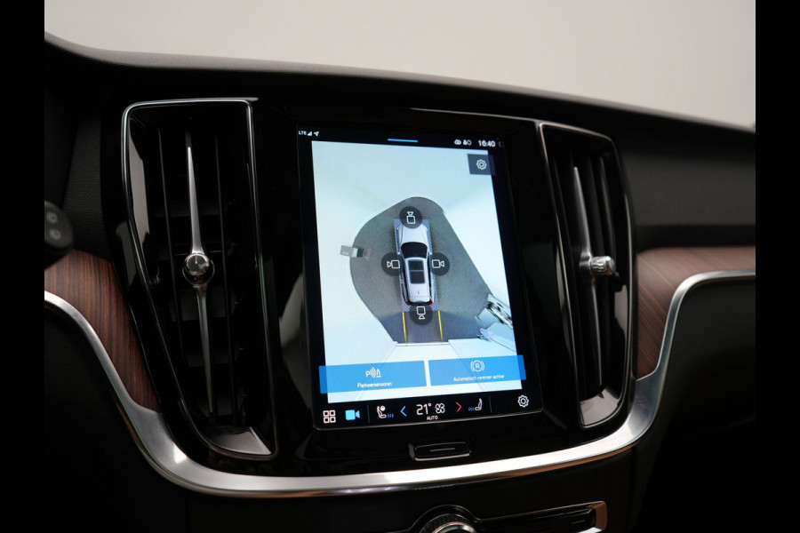 Volvo V60 T6 AWD Plus Bright LONG RANGE PHEV 350pk Dealer O.H. | Trekhaak Af Fabriek | Panodak | Adaptive Cruise | 360 Camera | Lederen Sportstoelen Ventilatie & Memory | Keyless | Blis | Apple Carplay | Stoelen & Stuur Verwarmd | Google Assistent | DAB  | Plug In Hybrid |