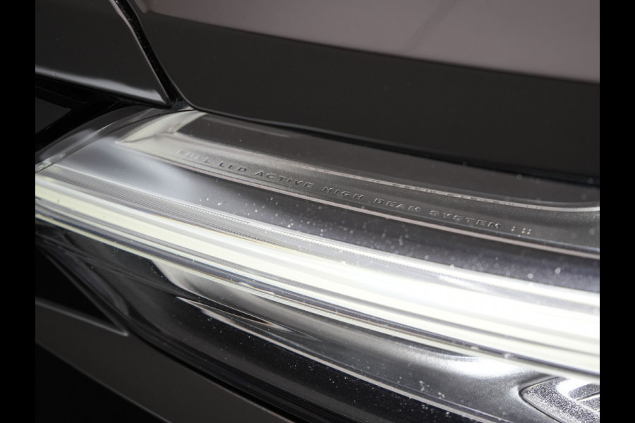 Volvo V60 T6 AWD Plus Bright LONG RANGE PHEV 350pk Dealer O.H. | Trekhaak Af Fabriek | Panodak | Adaptive Cruise | 360 Camera | Lederen Sportstoelen Ventilatie & Memory | Keyless | Blis | Apple Carplay | Stoelen & Stuur Verwarmd | Google Assistent | DAB  | Plug In Hybrid |