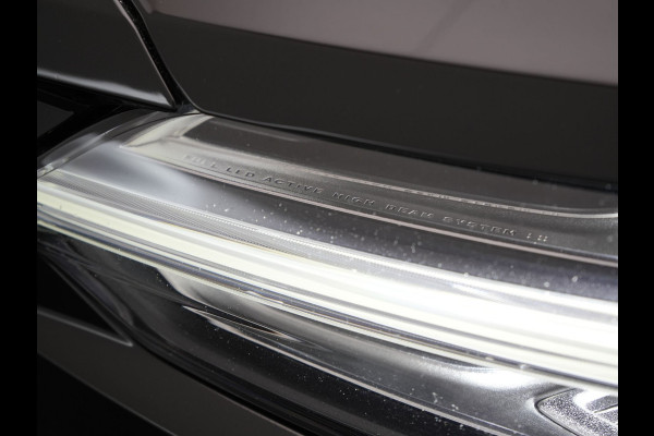 Volvo V60 T6 AWD Plus Bright LONG RANGE PHEV 350pk Dealer O.H. | Trekhaak Af Fabriek | Panodak | Adaptive Cruise | 360 Camera | Lederen Sportstoelen Ventilatie & Memory | Keyless | Blis | Apple Carplay | Stoelen & Stuur Verwarmd | Google Assistent | DAB  | Plug In Hybrid |