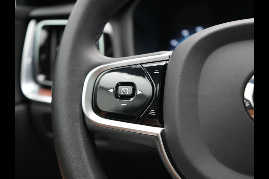 Volvo V60 T6 AWD Plus Bright LONG RANGE PHEV 350pk Dealer O.H. | Trekhaak Af Fabriek | Panodak | Adaptive Cruise | 360 Camera | Lederen Sportstoelen Ventilatie & Memory | Keyless | Blis | Apple Carplay | Stoelen & Stuur Verwarmd | Google Assistent | DAB  | Plug In Hybrid |
