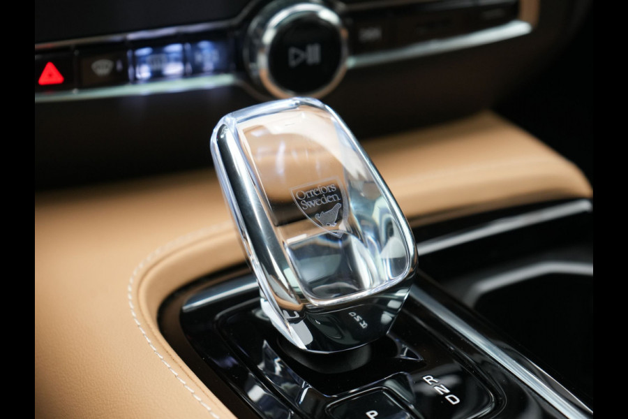 Volvo V60 T6 AWD Plus Bright LONG RANGE PHEV 350pk Dealer O.H. | Trekhaak Af Fabriek | Panodak | Adaptive Cruise | 360 Camera | Lederen Sportstoelen Ventilatie & Memory | Keyless | Blis | Apple Carplay | Stoelen & Stuur Verwarmd | Google Assistent | DAB  | Plug In Hybrid |