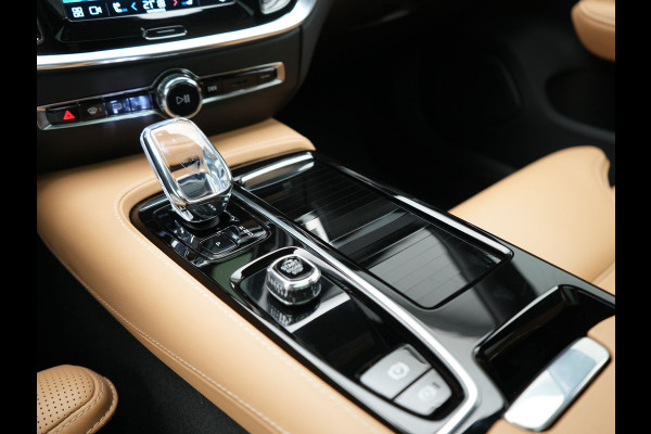 Volvo V60 T6 AWD Plus Bright LONG RANGE PHEV 350pk Dealer O.H. | Trekhaak Af Fabriek | Panodak | Adaptive Cruise | 360 Camera | Lederen Sportstoelen Ventilatie & Memory | Keyless | Blis | Apple Carplay | Stoelen & Stuur Verwarmd | Google Assistent | DAB  | Plug In Hybrid |