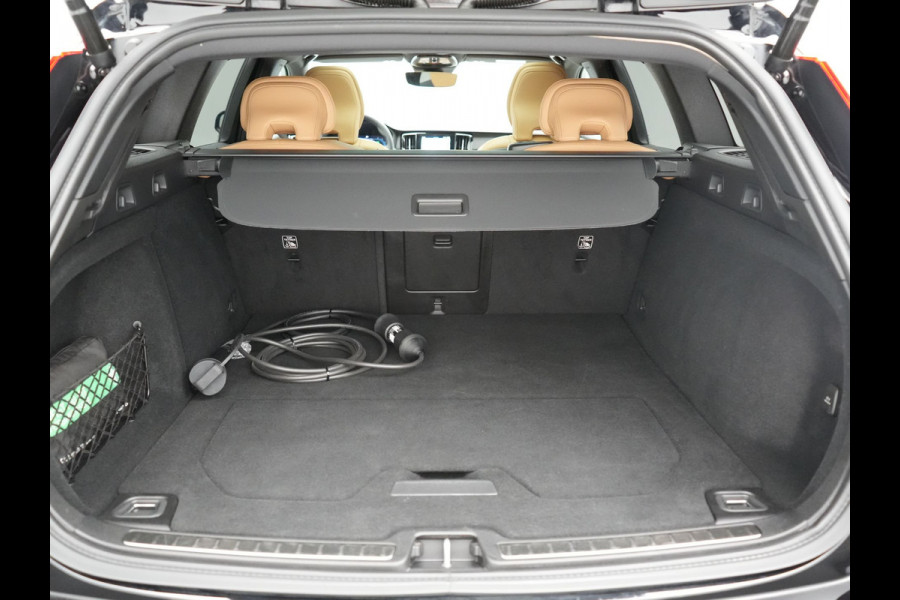 Volvo V60 T6 AWD Plus Bright LONG RANGE PHEV 350pk Dealer O.H. | Trekhaak Af Fabriek | Panodak | Adaptive Cruise | 360 Camera | Lederen Sportstoelen Ventilatie & Memory | Keyless | Blis | Apple Carplay | Stoelen & Stuur Verwarmd | Google Assistent | DAB  | Plug In Hybrid |