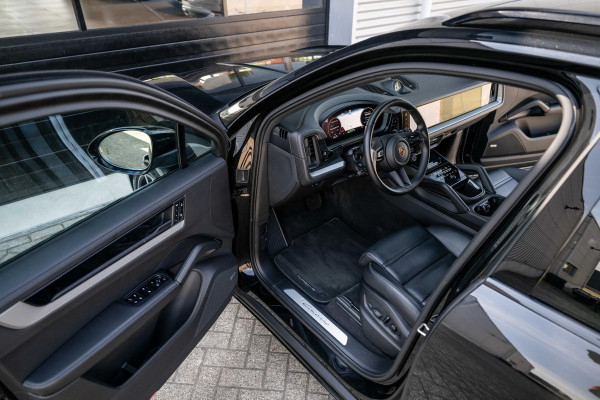 Porsche Cayenne 3.0 E-Hybrid Sport-Design Sportuitlaat Display