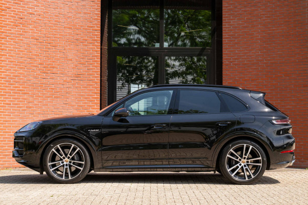 Porsche Cayenne 3.0 E-Hybrid Sport-Design Sportuitlaat Display