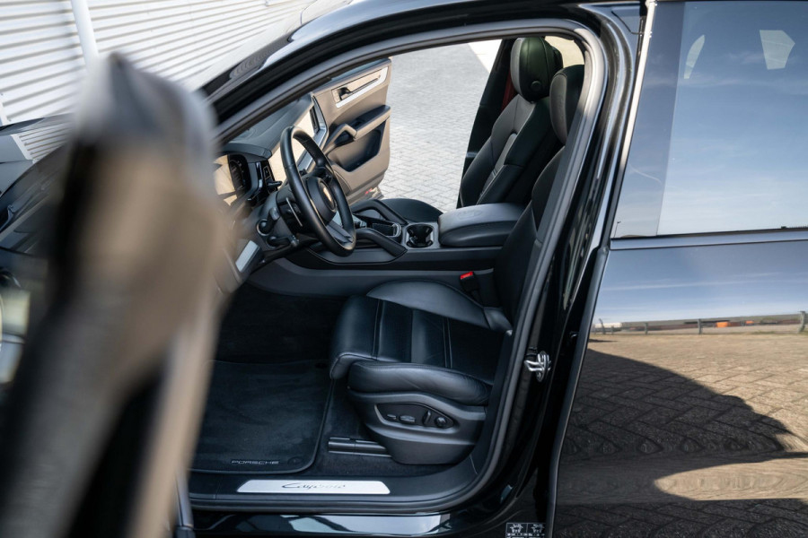 Porsche Cayenne 3.0 E-Hybrid Sport-Design Sportuitlaat Display