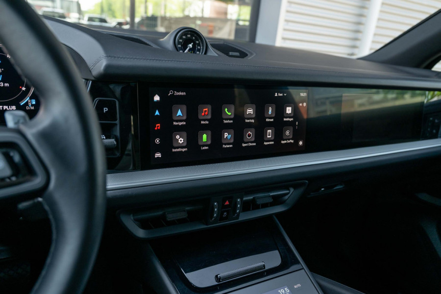Porsche Cayenne 3.0 E-Hybrid Sport-Design Sportuitlaat Display