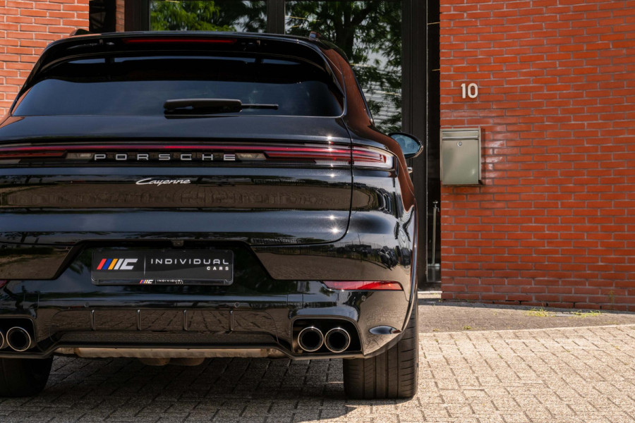 Porsche Cayenne 3.0 E-Hybrid Sport-Design Sportuitlaat Display