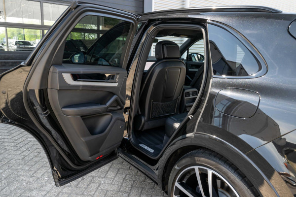 Porsche Cayenne 3.0 E-Hybrid Sport-Design Sportuitlaat Display