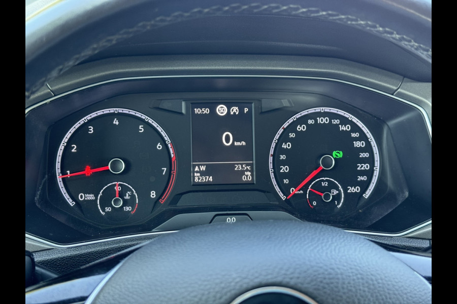 Volkswagen T-Roc 1.5 TSI Sport | Carplay/Android, ACC, Navi, Clima, PDC, Trekhaak |