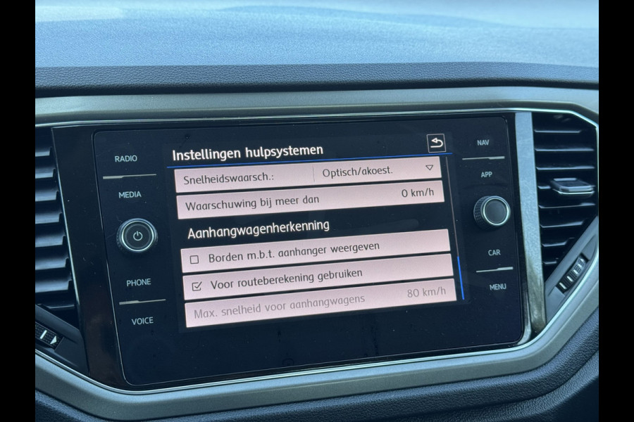 Volkswagen T-Roc 1.5 TSI Sport | Carplay/Android, ACC, Navi, Clima, PDC, Trekhaak |