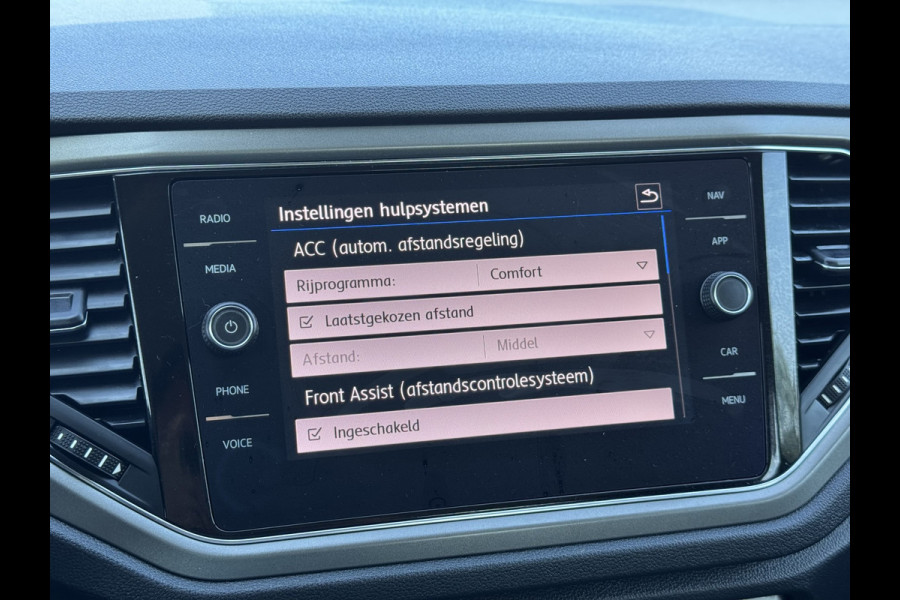 Volkswagen T-Roc 1.5 TSI Sport | Carplay/Android, ACC, Navi, Clima, PDC, Trekhaak |