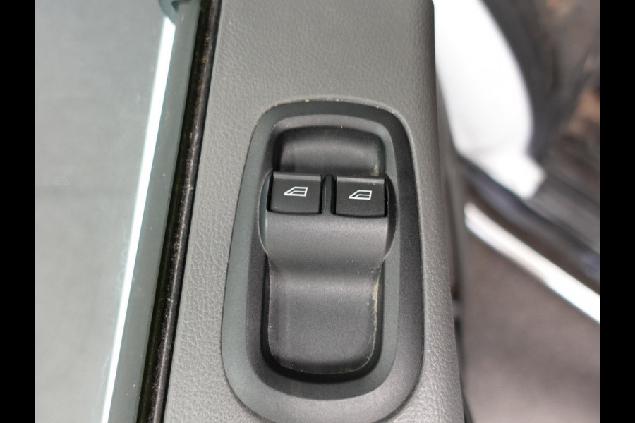 Ford Transit 330 2.0 TDCI L3H2 Trend Automaat Navigatie Camera Carplay Trekhaak Cruise control Airco