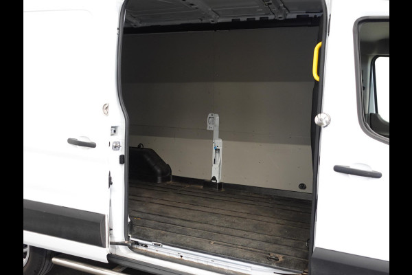 Ford Transit 330 2.0 TDCI L3H2 Trend Automaat Navigatie Camera Carplay Trekhaak Cruise control Airco