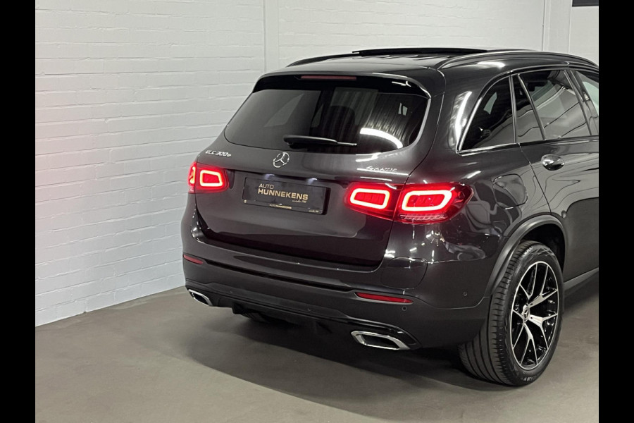 Mercedes-Benz GLC 300e 4MATIC AMG-line Trekhaak | Open dak | Burmester | Stoelverwarming | Sfeerverlichting | 360 camera | Cruise control | Carplay