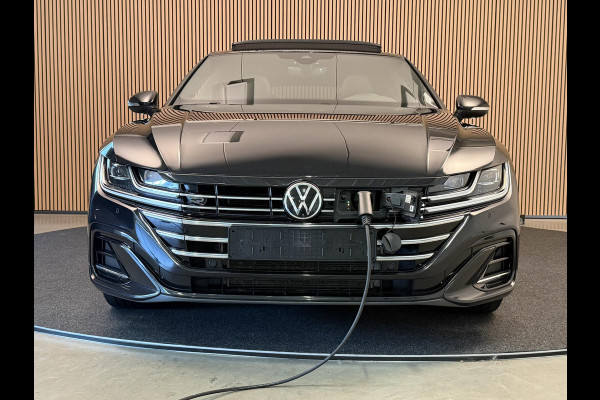 Volkswagen Arteon 1.4 TSI eHybrid 218PK R-Line | Panodak | Trekhaak | 19 Inch | LED | Incl. garantie