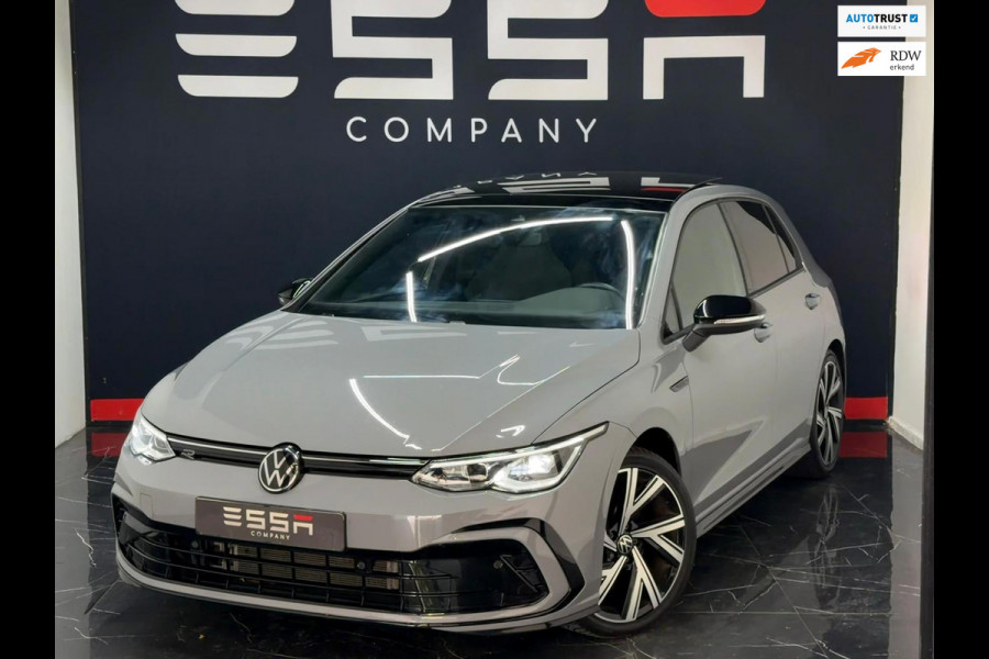 Volkswagen Golf 1.5 eTSI R-Line Business Pano Keyless Trekhaak IQ Camera Sfeerverlichting