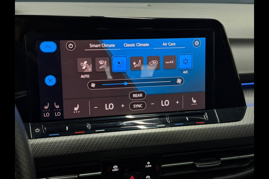 Volkswagen Golf 1.5 eTSI R-Line Business Pano Keyless Trekhaak IQ Camera Sfeerverlichting