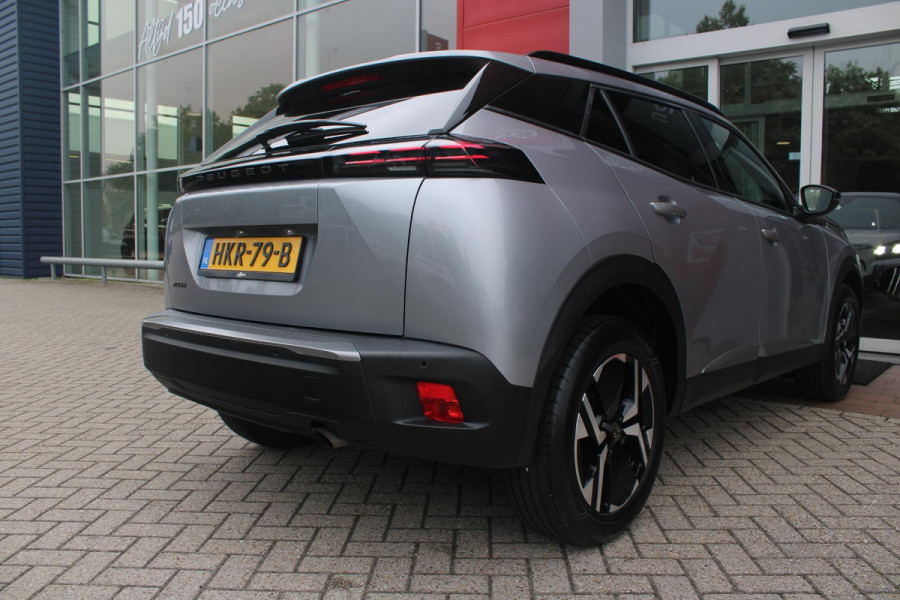 Peugeot 2008 1.2 100PK ALLURE | NAVIGATIE | PARKEERSENSOREN VOOR + ACHTER | KEYLESS ENTRY/START | LICHTMETALEN VELGEN 17" | DRAADLOZE APPLE CARPLAY/ANDROID AUTO | DRAADLOZE TELEFOONLADER | CRUISE CONTROL | DAB + RADIO | LED KOPLAMPEN |