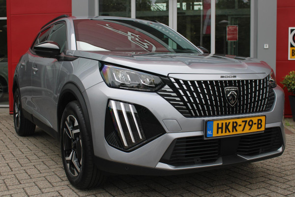 Peugeot 2008 1.2 100PK ALLURE | NAVIGATIE | PARKEERSENSOREN VOOR + ACHTER | KEYLESS ENTRY/START | LICHTMETALEN VELGEN 17" | DRAADLOZE APPLE CARPLAY/ANDROID AUTO | DRAADLOZE TELEFOONLADER | CRUISE CONTROL | DAB + RADIO | LED KOPLAMPEN |