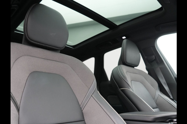 Volvo XC60 T6 AWD Plus Dark LONG RANGE PHEV 350pk Dealer O.H. | Panodak | 360 Camera | Sportstoelen Memory & Verwarmd | Keyless | Google Assistent | Stuur Verwarmd | Apple Carplay | Cruise Control | DAB | Plug In Hybrid |