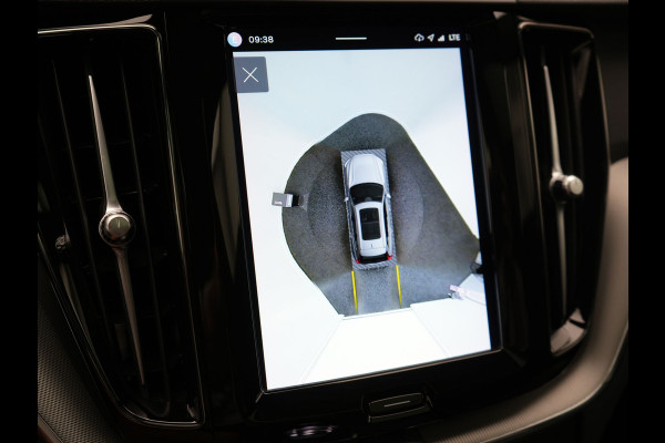 Volvo XC60 T6 AWD Plus Dark LONG RANGE PHEV 350pk Dealer O.H. | Panodak | 360 Camera | Sportstoelen Memory & Verwarmd | Keyless | Google Assistent | Stuur Verwarmd | Apple Carplay | Cruise Control | DAB | Plug In Hybrid |