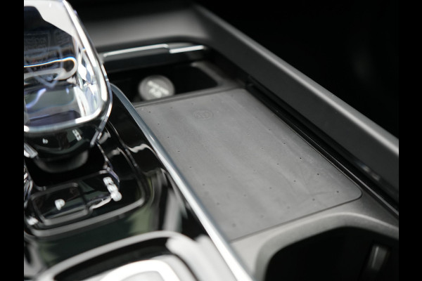 Volvo XC60 T6 AWD Plus Dark LONG RANGE PHEV 350pk Dealer O.H. | Panodak | 360 Camera | Sportstoelen Memory & Verwarmd | Keyless | Google Assistent | Stuur Verwarmd | Apple Carplay | Cruise Control | DAB | Plug In Hybrid |