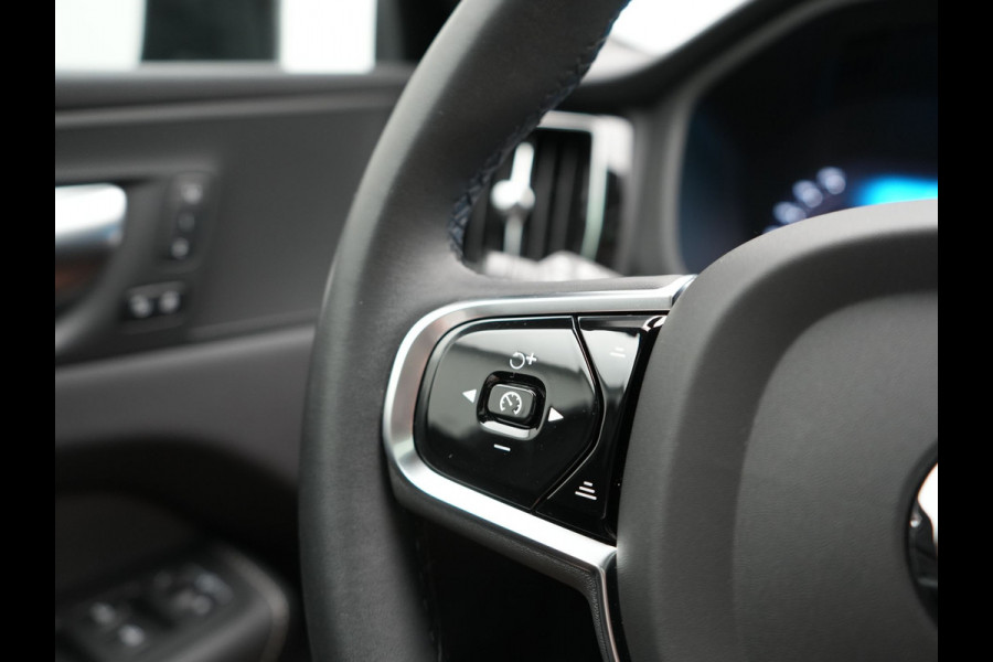 Volvo XC60 T6 AWD Plus Dark LONG RANGE PHEV 350pk Dealer O.H. | Panodak | 360 Camera | Sportstoelen Memory & Verwarmd | Keyless | Google Assistent | Stuur Verwarmd | Apple Carplay | Cruise Control | DAB | Plug In Hybrid |