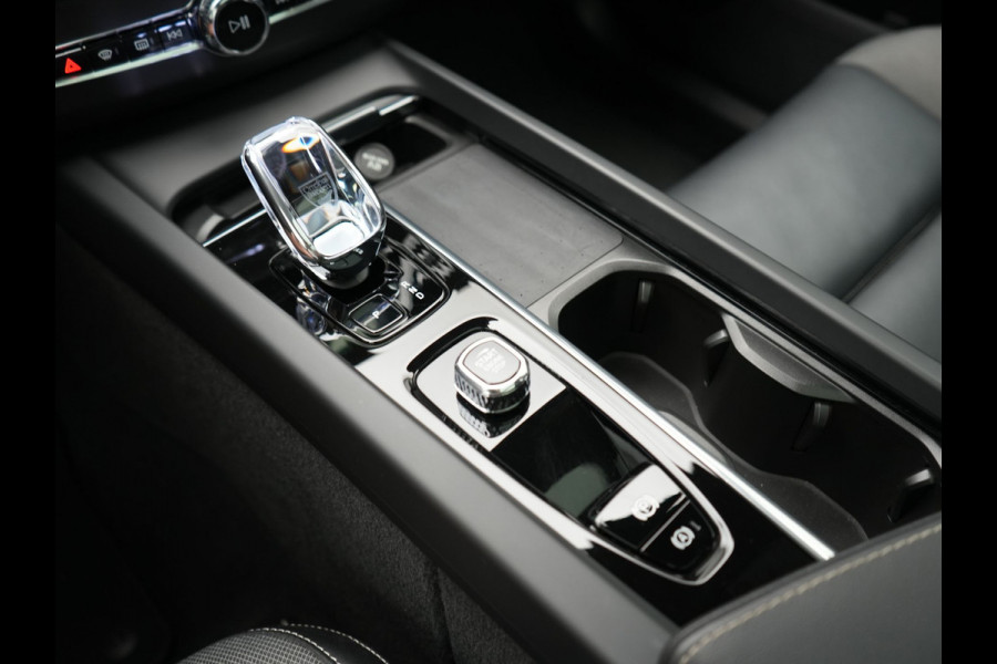 Volvo XC60 T6 AWD Plus Dark LONG RANGE PHEV 350pk Dealer O.H. | Panodak | 360 Camera | Sportstoelen Memory & Verwarmd | Keyless | Google Assistent | Stuur Verwarmd | Apple Carplay | Cruise Control | DAB | Plug In Hybrid |
