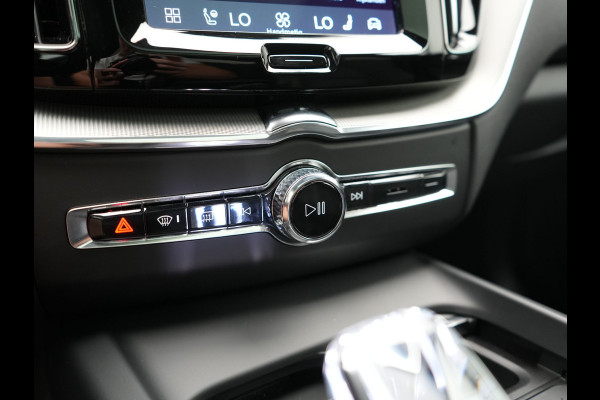 Volvo XC60 T6 AWD Plus Dark LONG RANGE PHEV 350pk Dealer O.H. | Panodak | 360 Camera | Sportstoelen Memory & Verwarmd | Keyless | Google Assistent | Stuur Verwarmd | Apple Carplay | Cruise Control | DAB | Plug In Hybrid |