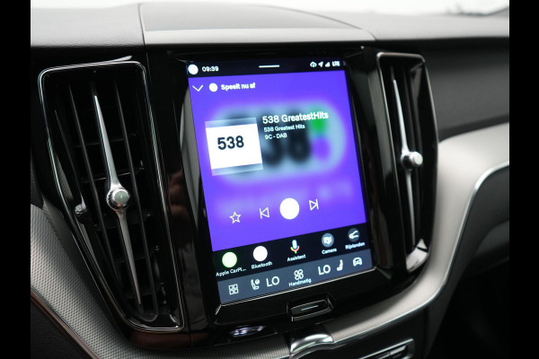 Volvo XC60 T6 AWD Plus Dark LONG RANGE PHEV 350pk Dealer O.H. | Panodak | 360 Camera | Sportstoelen Memory & Verwarmd | Keyless | Google Assistent | Stuur Verwarmd | Apple Carplay | Cruise Control | DAB | Plug In Hybrid |