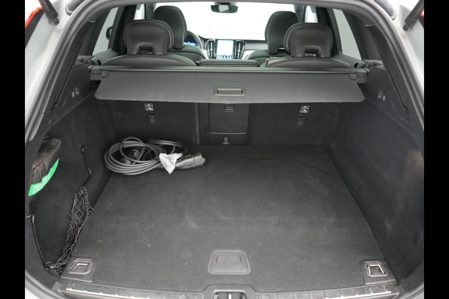 Volvo XC60 T6 AWD Plus Dark LONG RANGE PHEV 350pk Dealer O.H. | Panodak | 360 Camera | Sportstoelen Memory & Verwarmd | Keyless | Google Assistent | Stuur Verwarmd | Apple Carplay | Cruise Control | DAB | Plug In Hybrid |