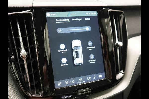 Volvo XC60 T6 AWD Plus Dark LONG RANGE PHEV 350pk Dealer O.H. | Panodak | 360 Camera | Sportstoelen Memory & Verwarmd | Keyless | Google Assistent | Stuur Verwarmd | Apple Carplay | Cruise Control | DAB | Plug In Hybrid |