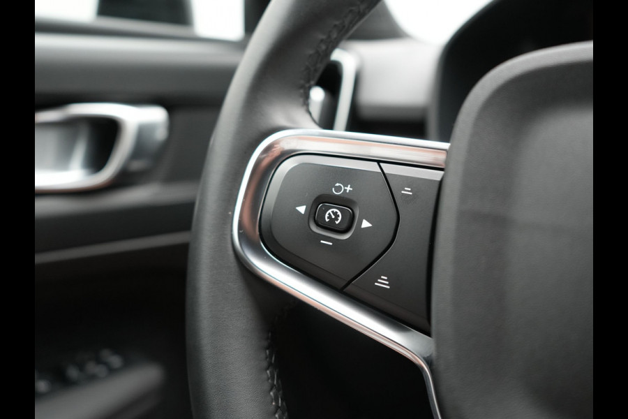 Volvo XC40 Core Recharge Pure 69 kWh 231pk Dealer O.H. | Warmtepomp | Camera | Sportstoelen & Stuur Verwarmd | Google Assistent | Apple Carplay | Cruise Control | Virtual Cockpit | DAB |
