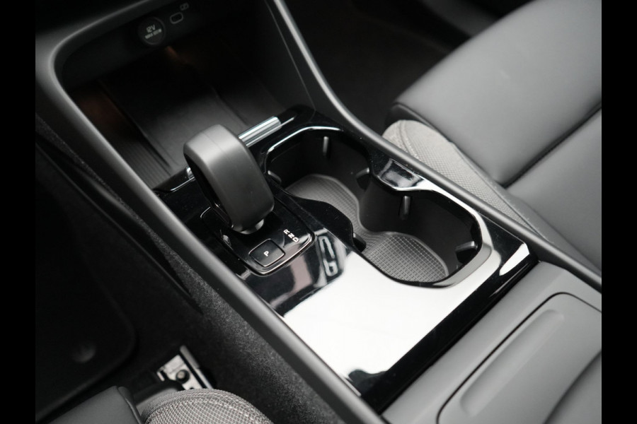 Volvo XC40 Core Recharge Pure 69 kWh 231pk Dealer O.H. | Warmtepomp | Camera | Sportstoelen & Stuur Verwarmd | Google Assistent | Apple Carplay | Cruise Control | Virtual Cockpit | DAB |