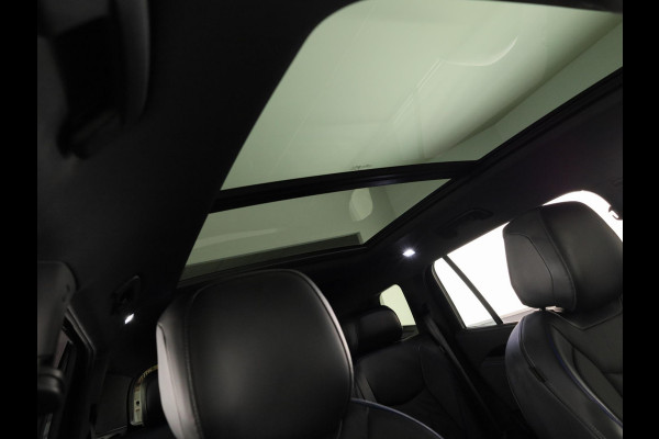 Volkswagen Tayron 1.5 eHybrid R-Line Edition 272 pk Automaat (DSG) | Verlengde garantie | Navigatie | Panoramadak | Trekhaak (wegklapbaar) | Parkeersensoren (Park assist) | Rondomzicht camera | Lederen bekleding | Stoelverwarming/ventilatie | R-Line |