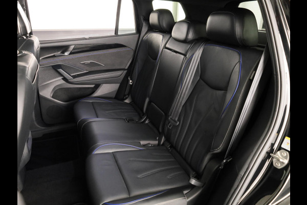 Volkswagen Tayron 1.5 eHybrid R-Line Edition 272 pk Automaat (DSG) | Verlengde garantie | Navigatie | Panoramadak | Trekhaak (wegklapbaar) | Parkeersensoren (Park assist) | Rondomzicht camera | Lederen bekleding | Stoelverwarming/ventilatie | R-Line |