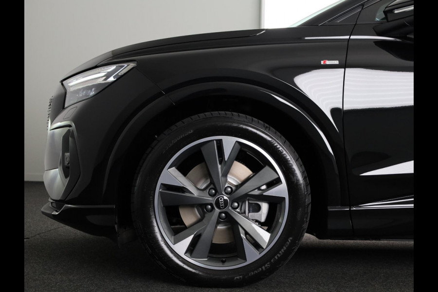 Audi Q4 Sportback e-tron 45 quattro S Edition Competition 82 kWh 286pk | Navigatie | 20 inch lichtmetalen velgen | Adaptive cruise controle | Zwart Optiek