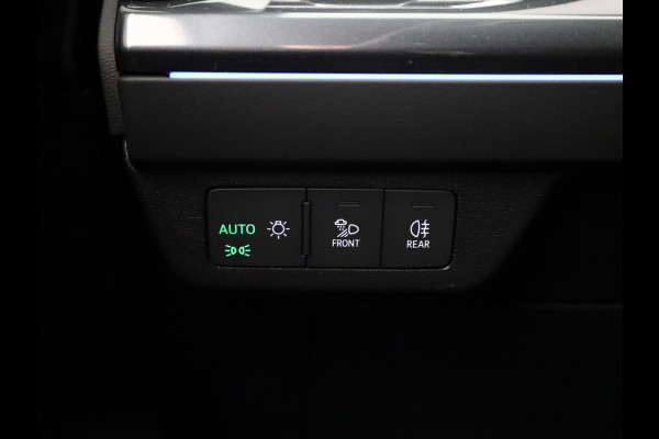 Audi Q4 Sportback e-tron 45 quattro S Edition Competition 82 kWh 286pk | Navigatie | 20 inch lichtmetalen velgen | Adaptive cruise controle | Zwart Optiek