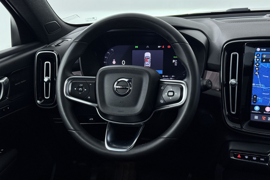 Volvo XC40 Recharge Ultimate 70 kWh (PANORAMADAK, SOH 92,5%, STUUR-/STOELVERWARMING, 360 CAMERA, DEALER ONDERHOUDEN, 1e EIGENAAR)