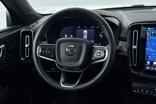 Volvo XC40 Recharge Ultimate 70 kWh (PANORAMADAK, SOH 92,5%, STUUR-/STOELVERWARMING, 360 CAMERA, DEALER ONDERHOUDEN, 1e EIGENAAR)